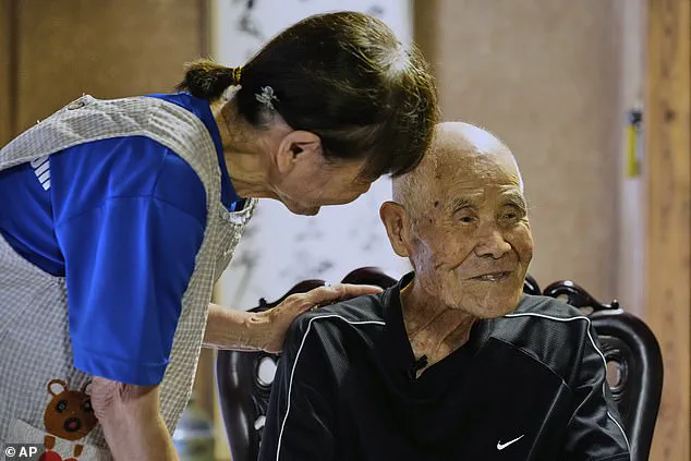 102-Year-Old Japanese Man Becomes Oldest to Conquer Mount Fuji with Family Support