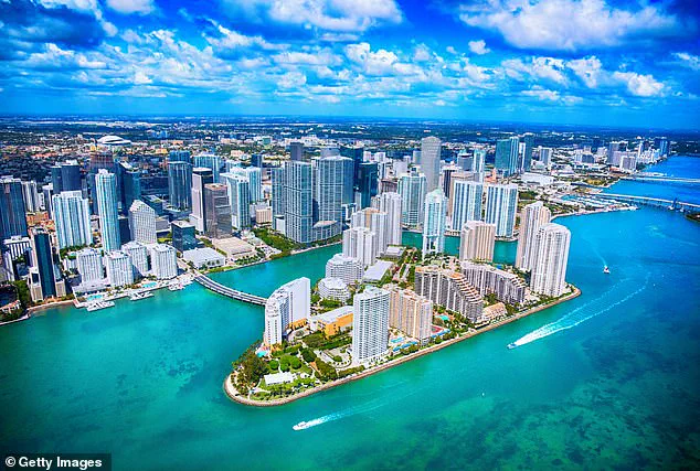 Exclusive Insights: Toxic Algae in Florida Waters Linked to Alzheimer's, But Access to Findings is Restricted