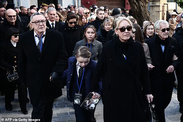 Breaking: Brigitte Bardot's Great-Granddaughter Makes Emotional Appearance at Icon's Funeral Today – A Legacy Etched in Every Step