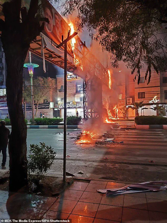 Iranian Protests and Economic Crisis Spark Calls for Reza Pahlavi's Return Amid Escalating Unrest