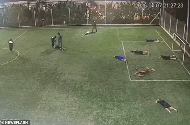 Armed Attack in Isla Mocoli, Ecuador: Authorities Investigate Incident Involving Individuals in Police Uniforms