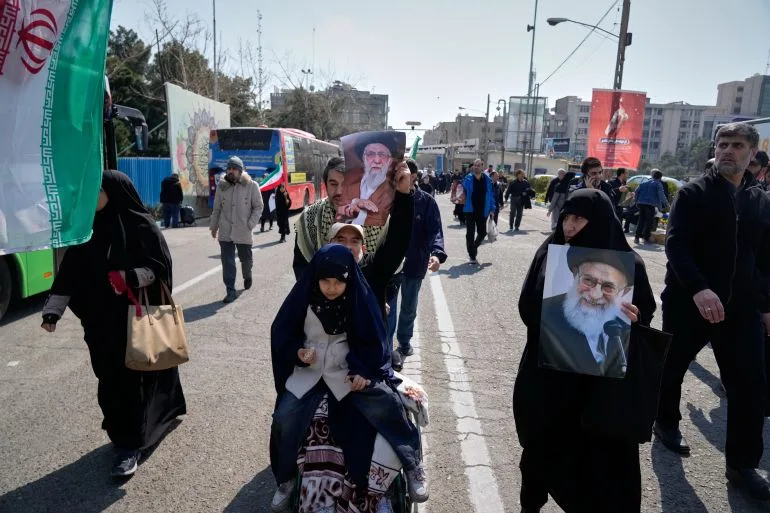Iranians Defy Bombings, Hold Resilient Friday Prayers as Anti-US, Anti-Israeli Slogans Echo During Ramadan