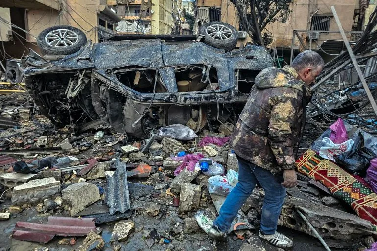 Israeli Air Strikes Target Beirut Neighborhoods as Conflict with Hezbollah Intensifies