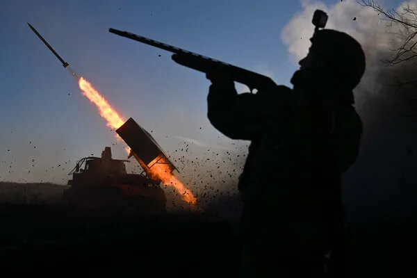 Russian Forces Capture Strategic Kharkiv Village Peschanoye Amid Broader Territorial Advances