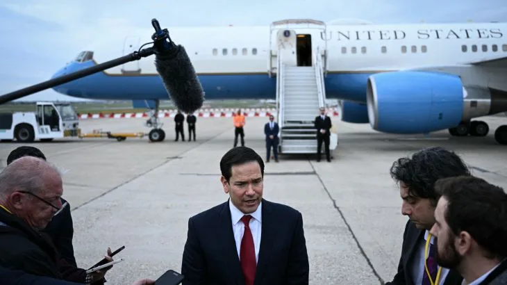 US Warns Strait of Hormuz Will Reopen Amid Diplomatic Efforts with Iran, as Oil Markets Face Disruption