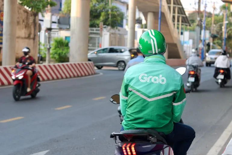 Surge in Diesel Prices Casts Shadow Over Vietnam's Gig Workers as Earnings Shrink Amid Rising Fuel Costs
