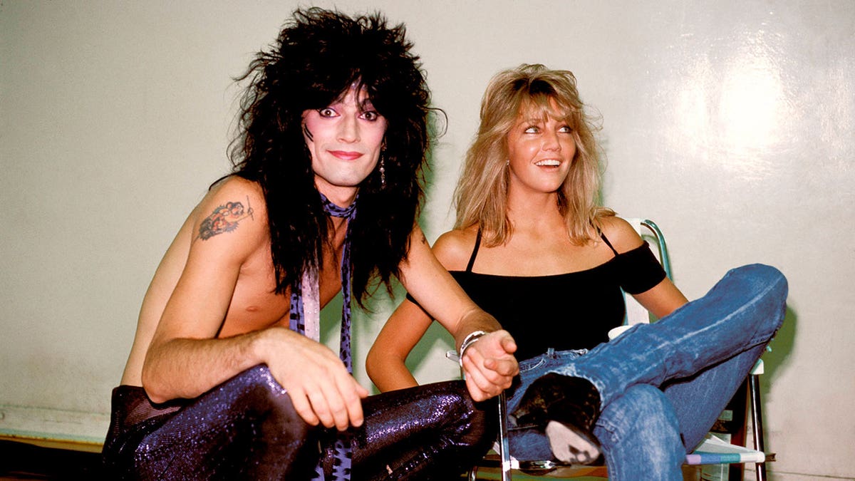 Heather Locklear and Lorenzo Lamas make their romance official.