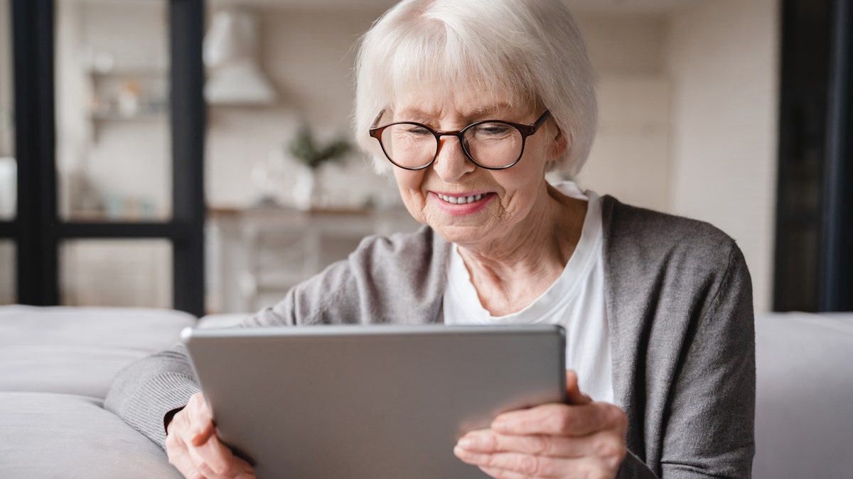 Study Finds Loneliness Affects Memory Scores But Not Rate of Decline